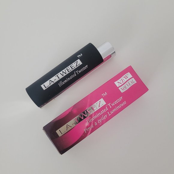 LA TWEEZ Pro Illuminating Tweezers with Magnifying Mirror and Carry Case - Picture 3 of 4